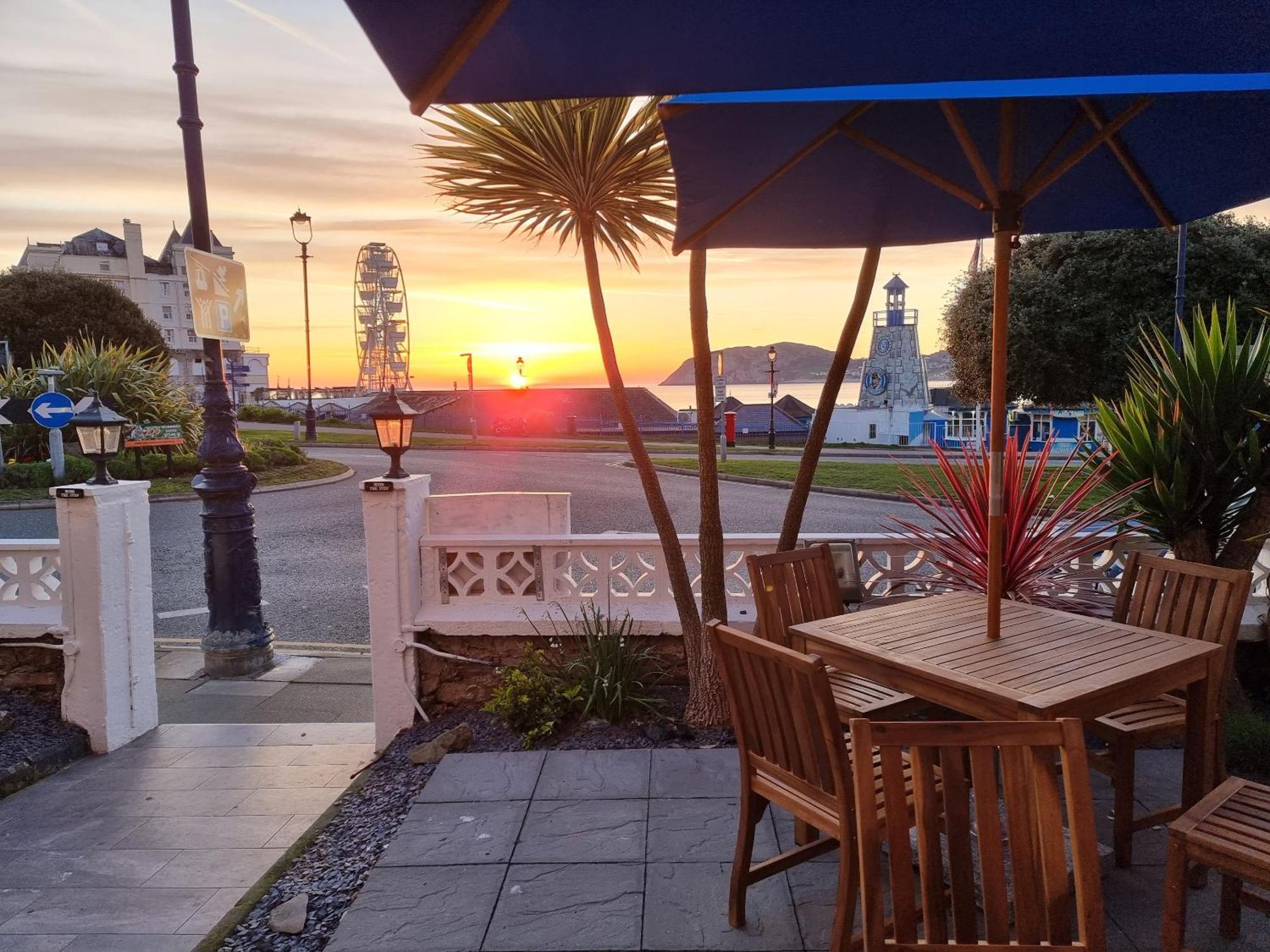 Min Y Don Llandudno (Adults Only) Hotell Exteriör bild